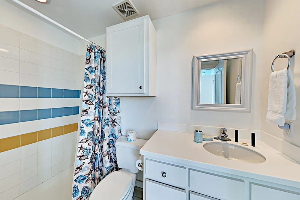 East Avenue Unit 8 - 4 Br home by RedAwning