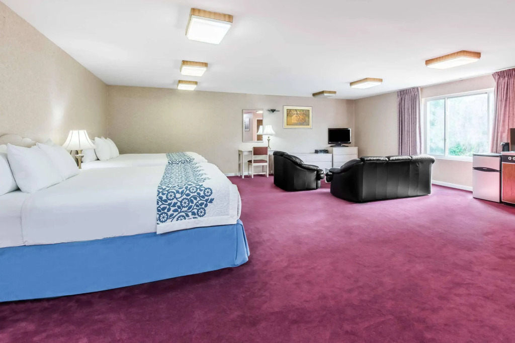 Days Inn Hicksville - Long Island