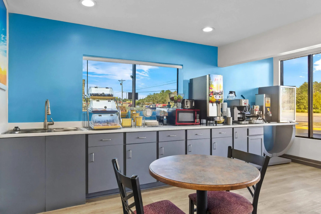 Days Inn by Wyndham Ocean Springs