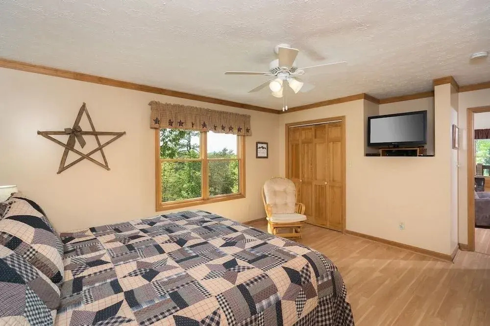 A Heavenly View 78 - 2 Br cabin by RedAwning