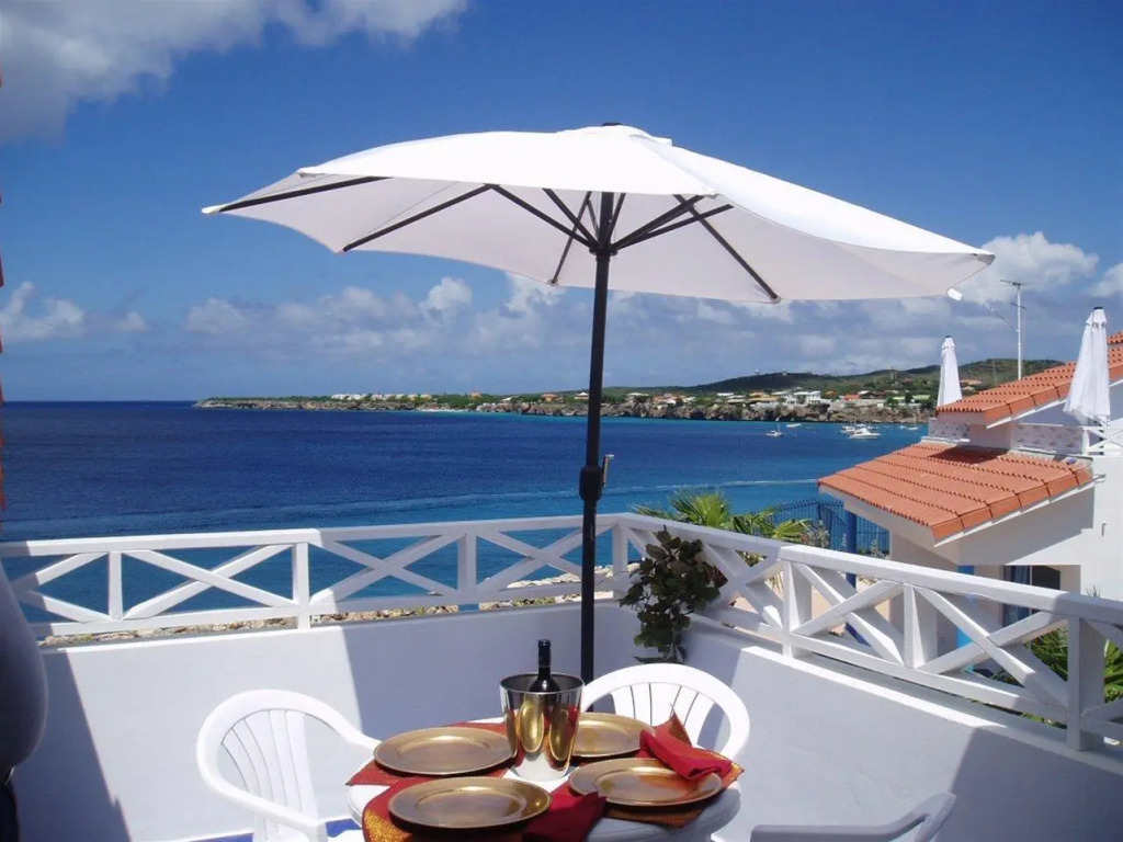 Oceanfront Townhome in Marazul Dive Resort