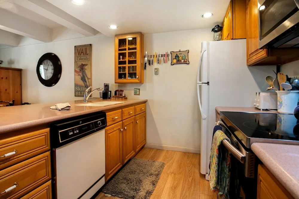 311 Vail International - 2 Br Condo