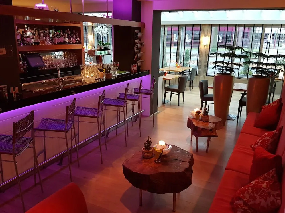 City Hotel