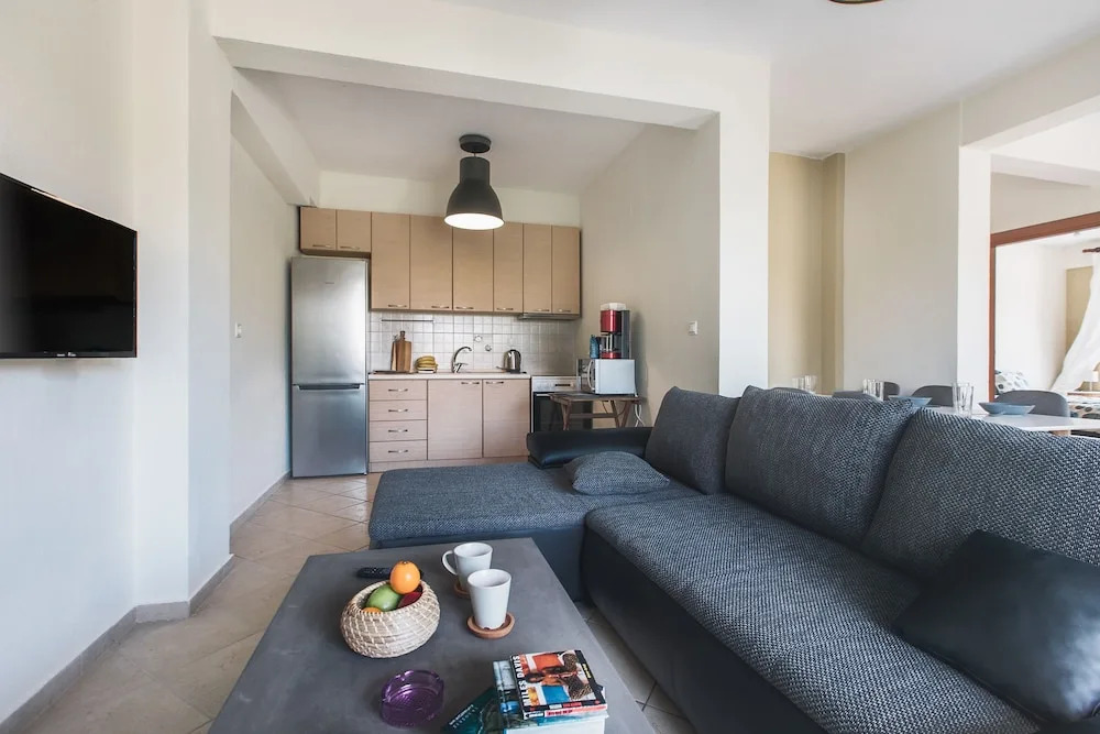 Chloe Apartments by QR booking