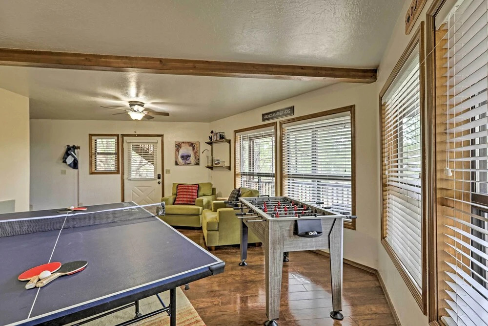 Pet-friendly Munds Park Retreat w/ Wraparound Deck