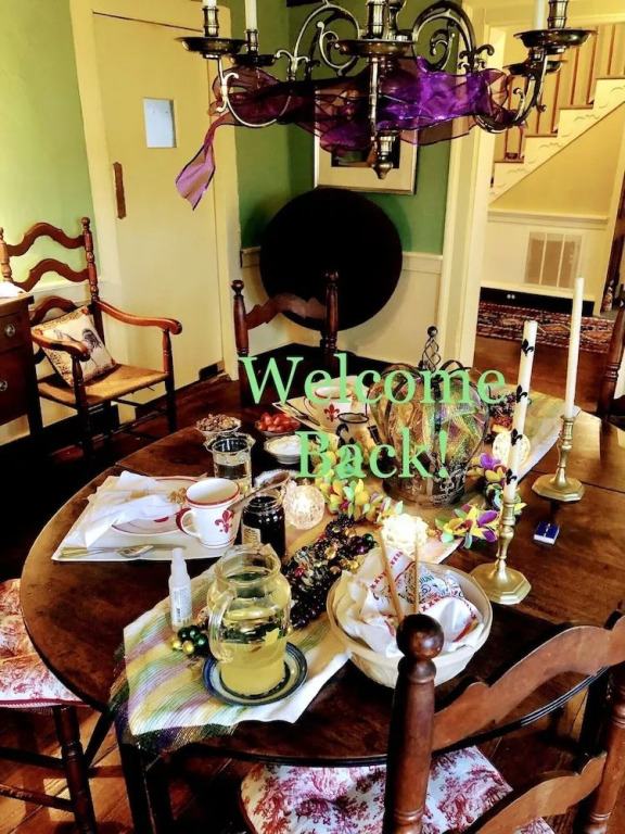 Hollymead House Inn/Bed & Breakfast