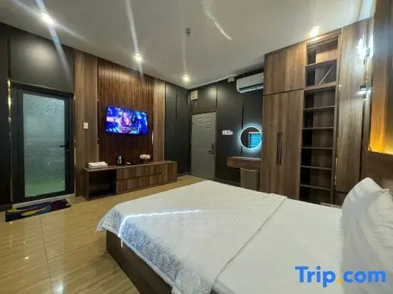 LUXURY Hotel Pham Van Dong