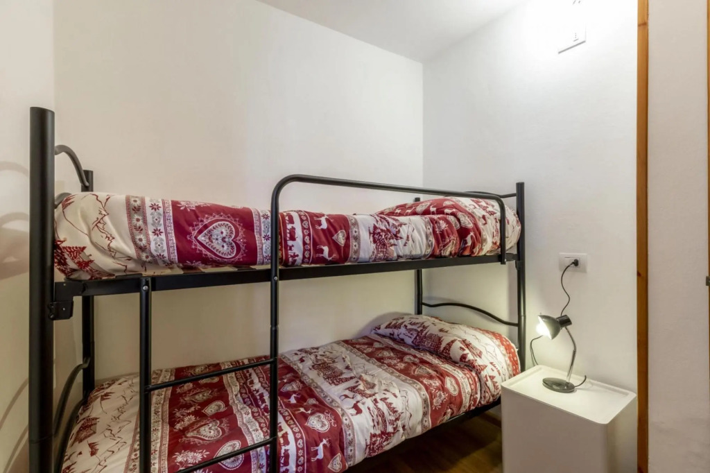 FRAINES 19 : typical three-room apartment (022039-AT-070085)-199 Fraines 19
