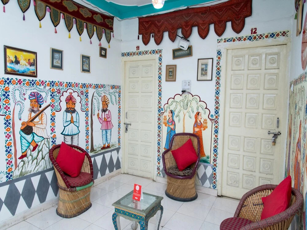 OYO 12726 Home Heritage Lake View Hanuman Ghat