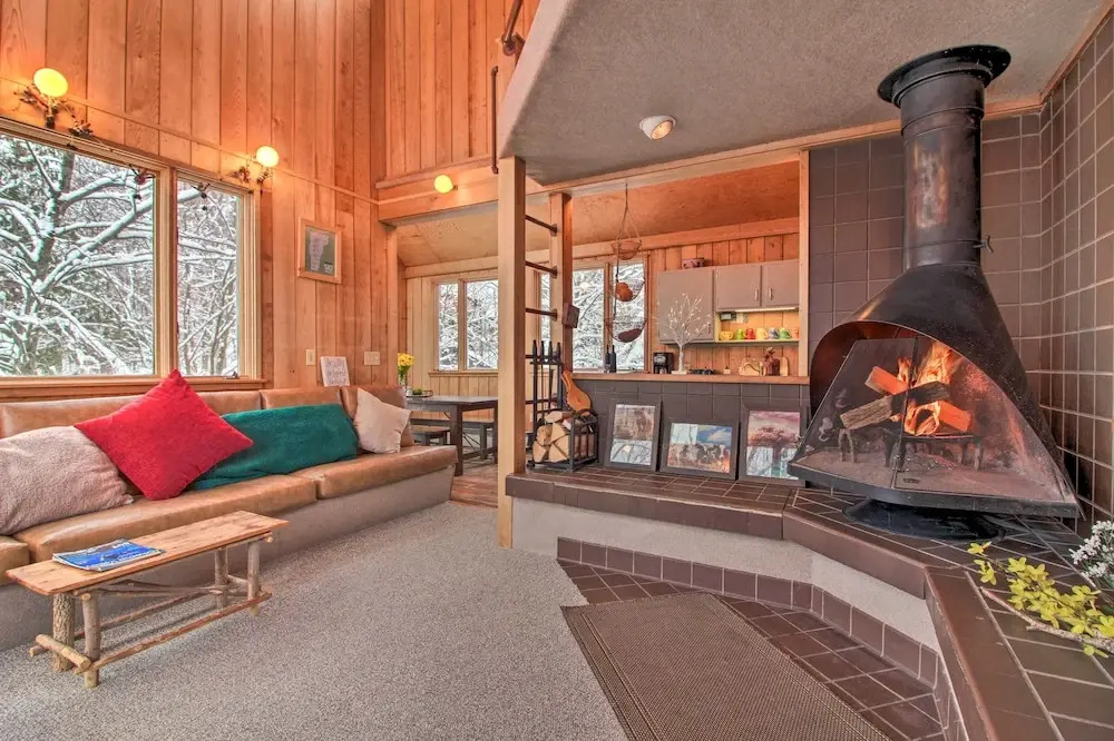 Walk to Ski Trails: Ludlow Home on Okemo Mountain
