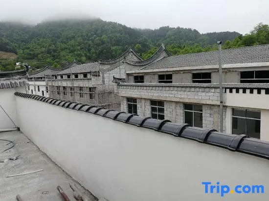 Tiantangzhai Colorful Holiday Hotel