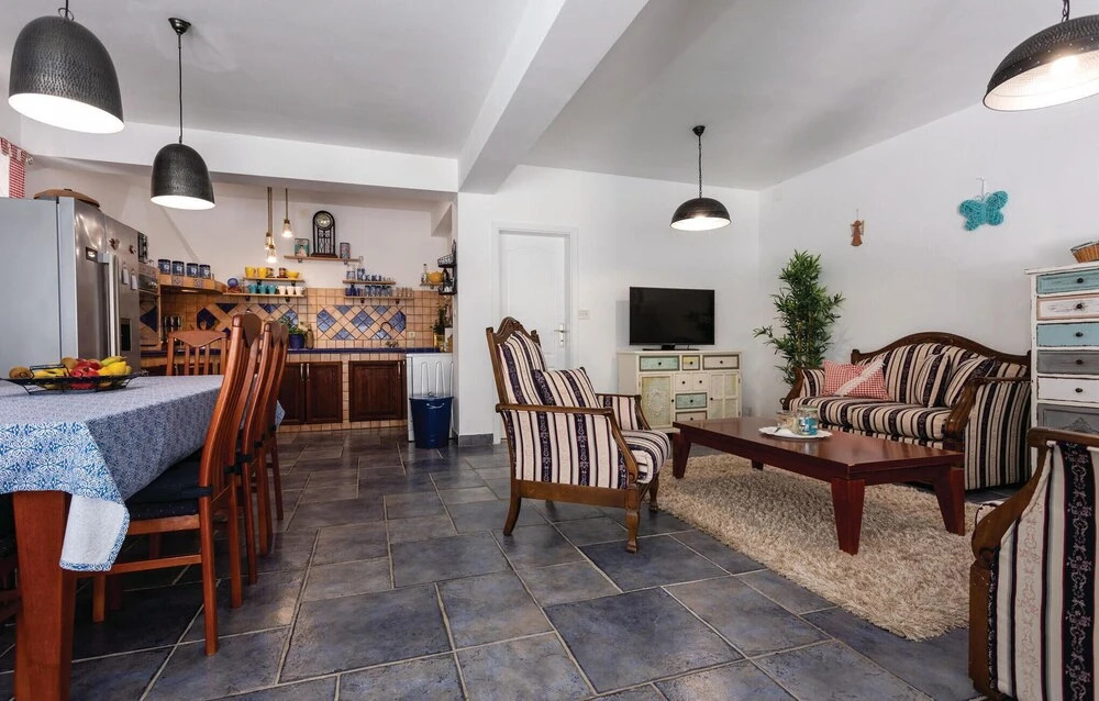 Luxurious Home In Kornic
