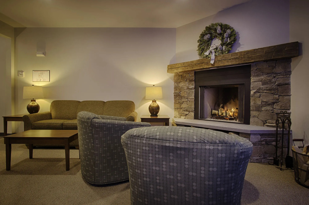 Sun & Ski Inn and Suites