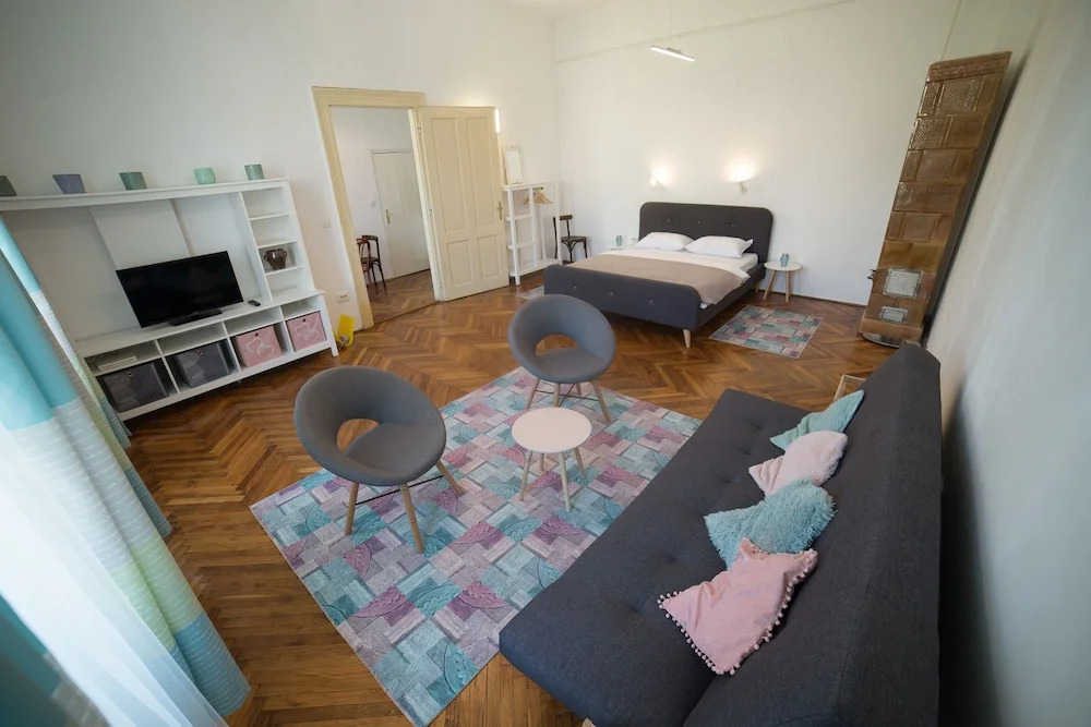 Mathe Apartments 4