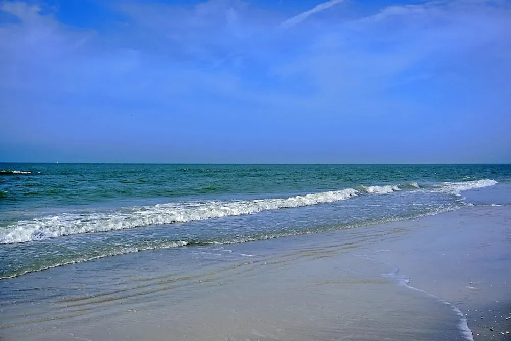 Misty Isles Redington Beachfront Suite 3