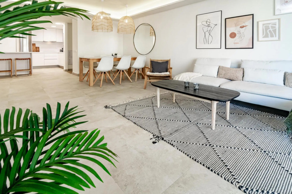INF1.2A- Apartment close to beach and old town