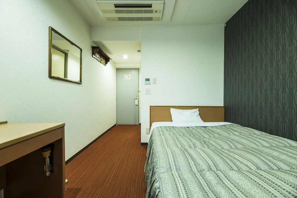 Isahaya Station Hotel