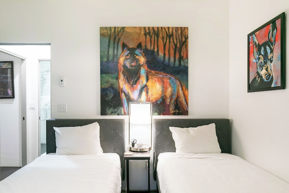 New San Juan 303 by Avantstay Modern Penthouse w/ Deck Overlooking Main Street