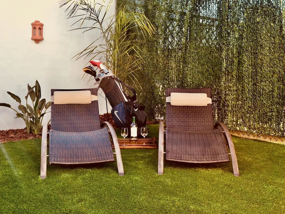 Luxury Apartment Surrounded by Several Golf Courses near Sea