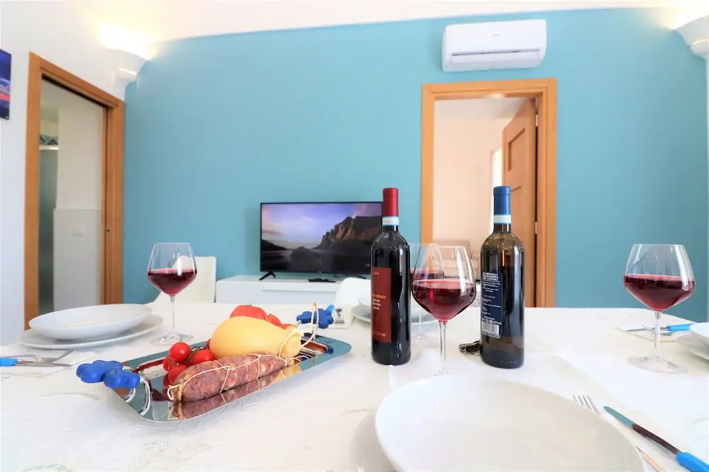 De Vivo Realty - Marys Apartments
