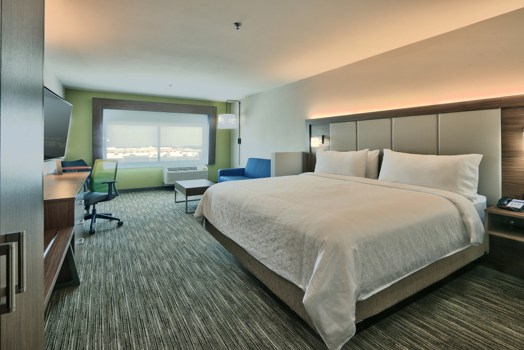 Holiday Inn Express & Suites Albuquerque East by IHG