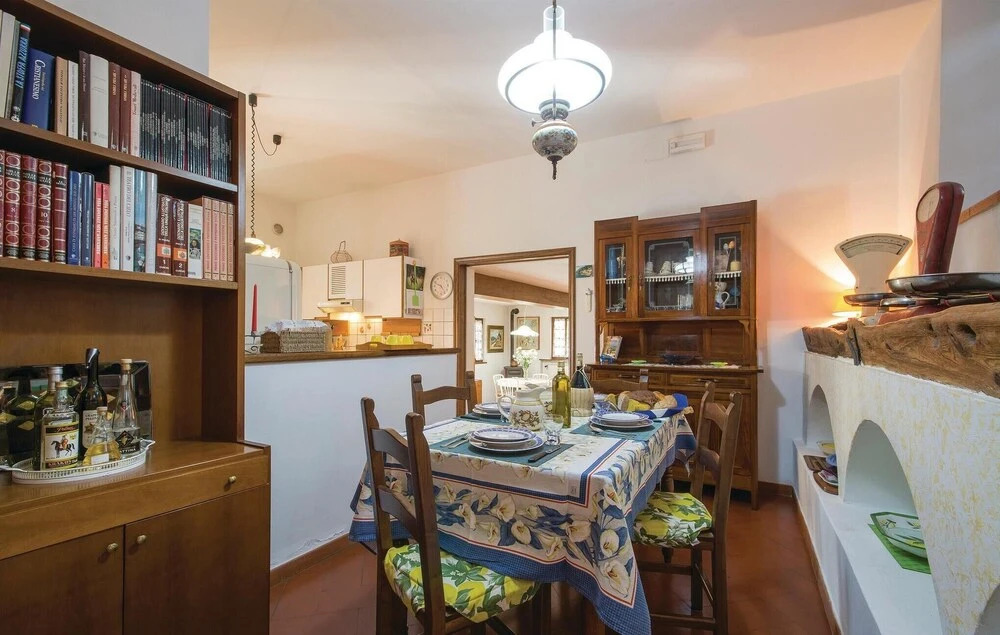 3 Bedroom Stunning Home In Uzzano Pt