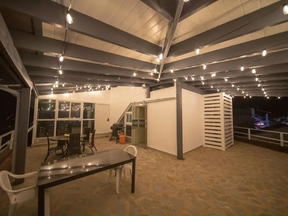 3BR Luxury Penthouse, 300m From Beach!