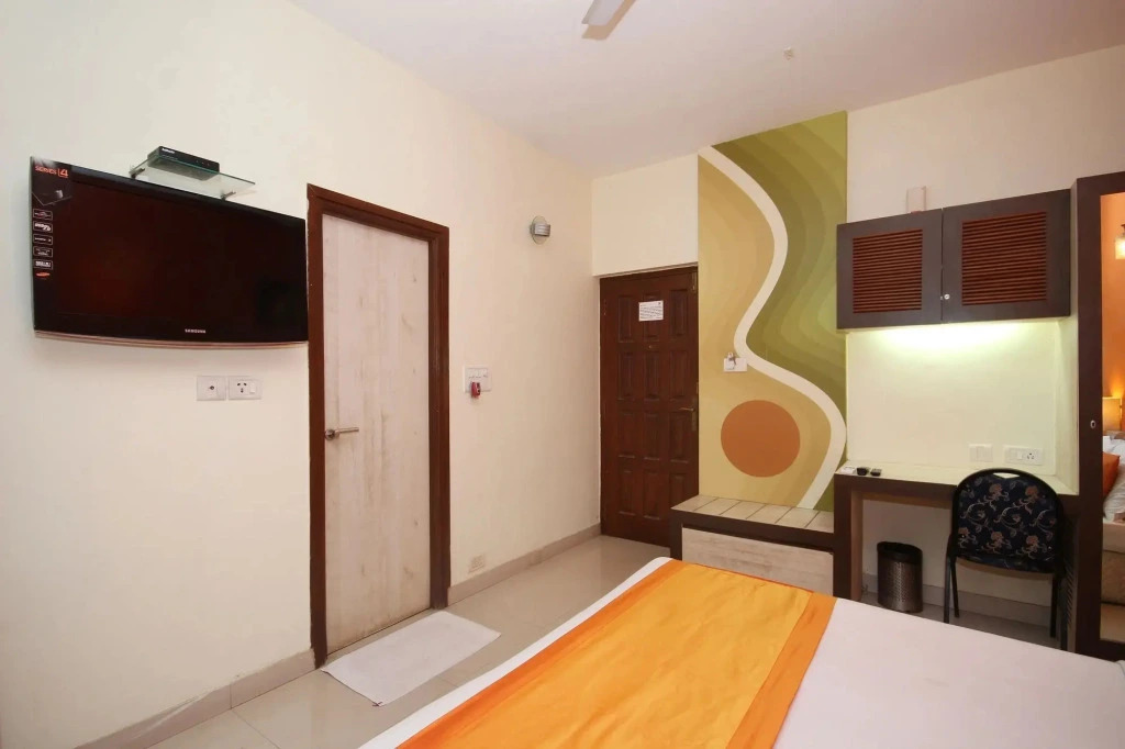 The Retreat Hotel by OYO Rooms