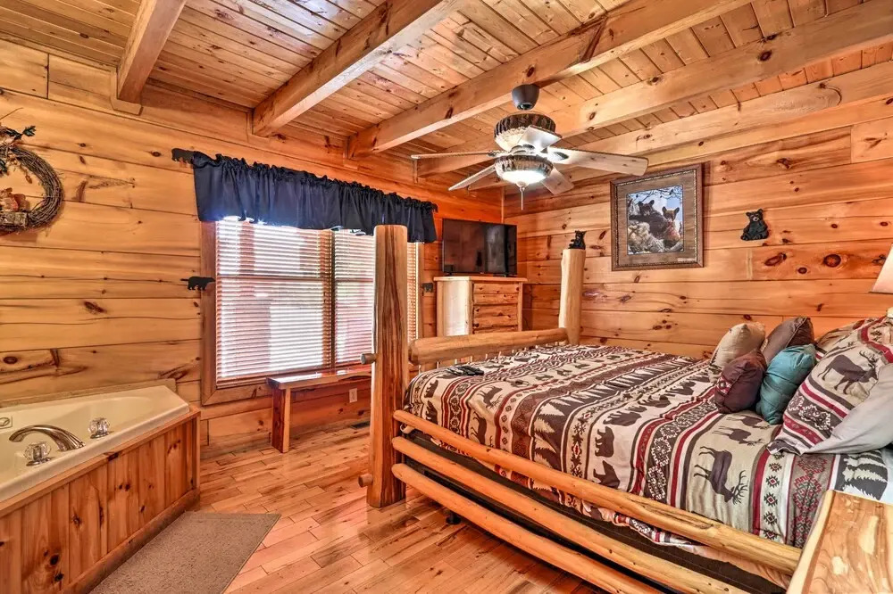 Pigeon Forge Getaway w/ Covered Patio & Hot Tub!