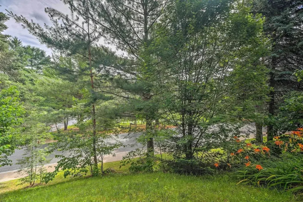 Lake Placid Gem w/ Patio & Views < 1 Mi to Beach!