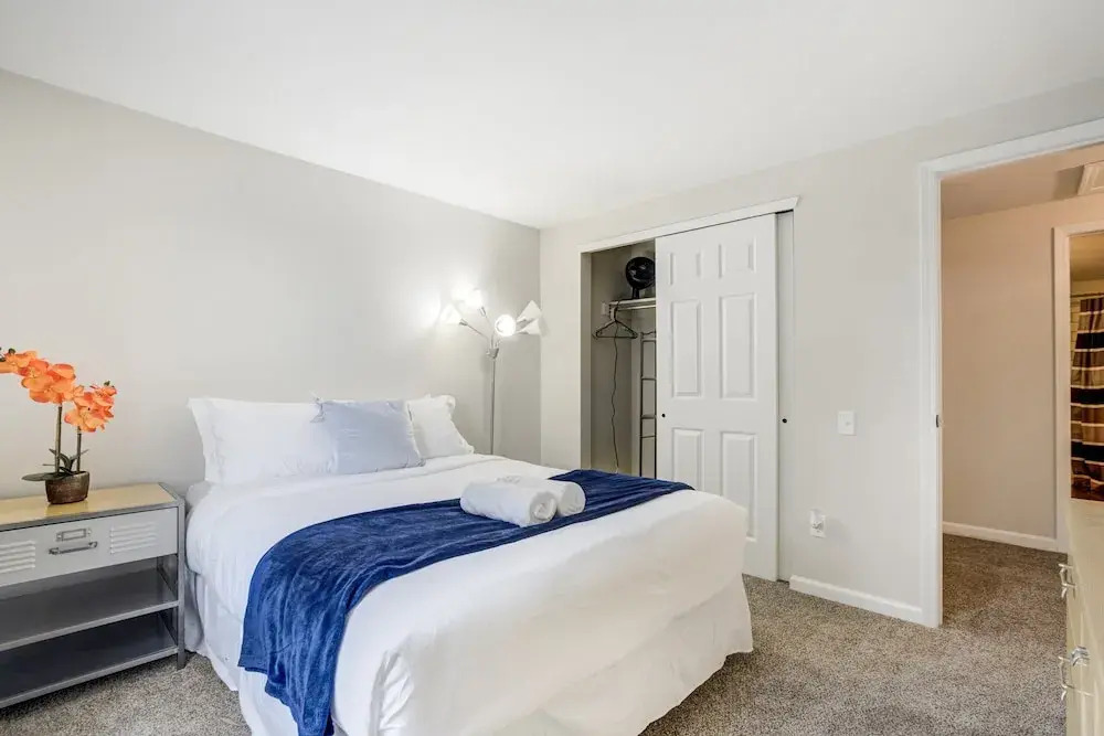 Modern 6BR Home in Briargate