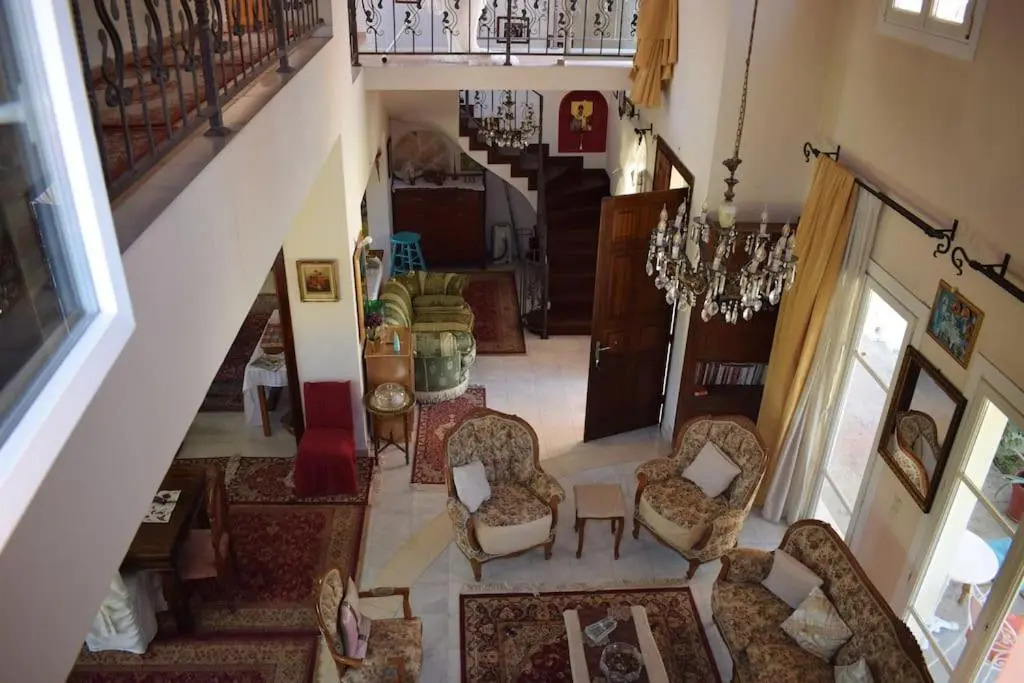 Private Villa AKOBARA, 2km from city center