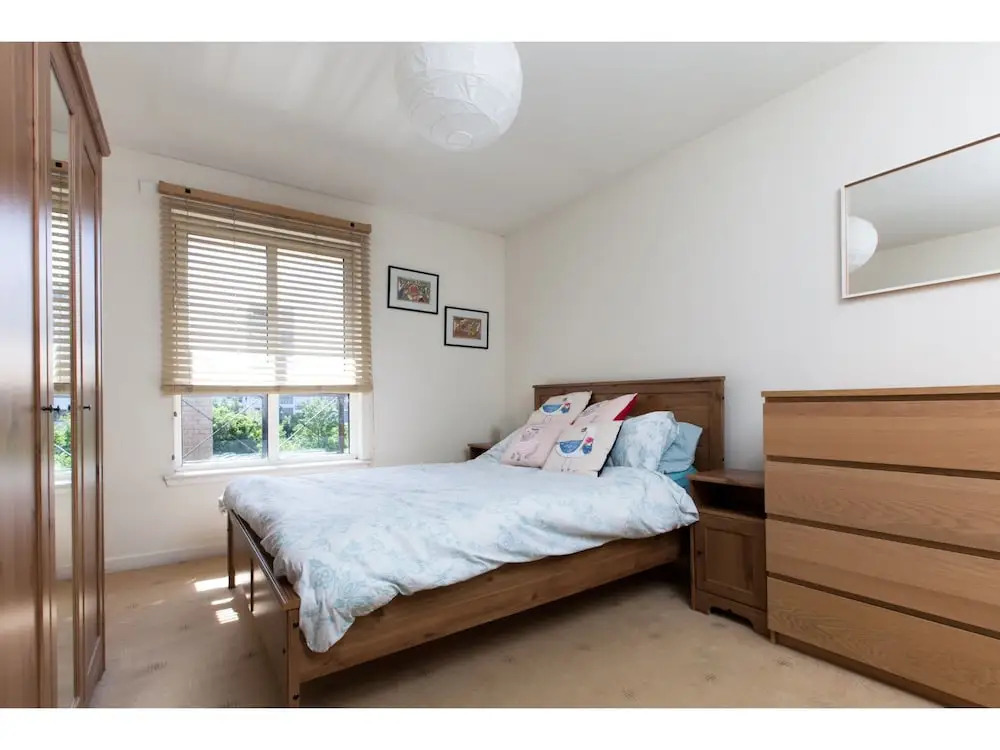 Bright, Modern 2BR Flat for 3 With Parking