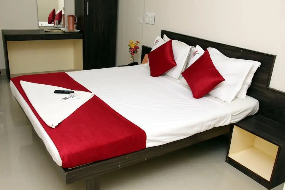 K E K Accommodation Airport Hotel
