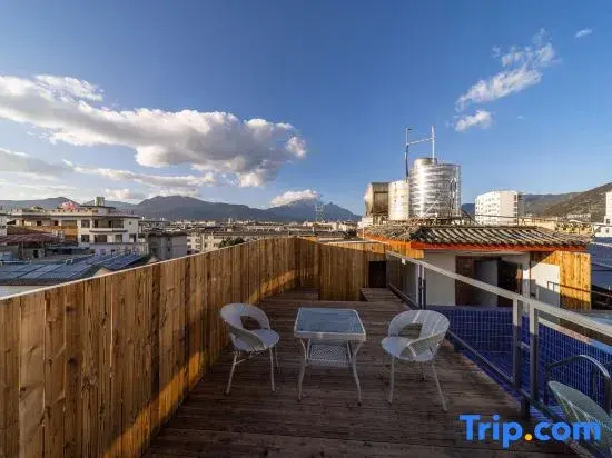 Quanyue Smart Hotel (The Old Town of Lijiang)