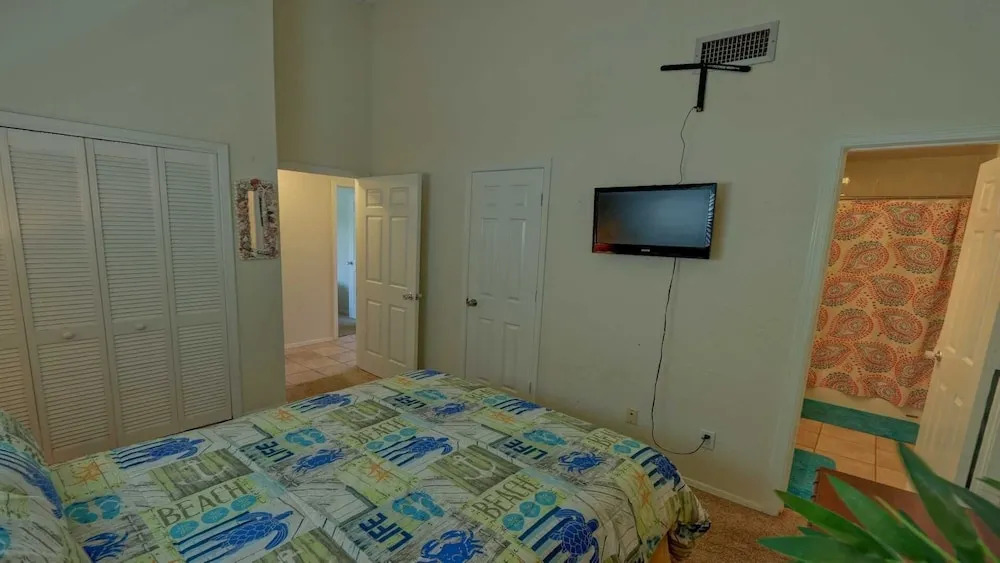 Morningbreeze 1302 2 Bedroom Condo by RedAwning