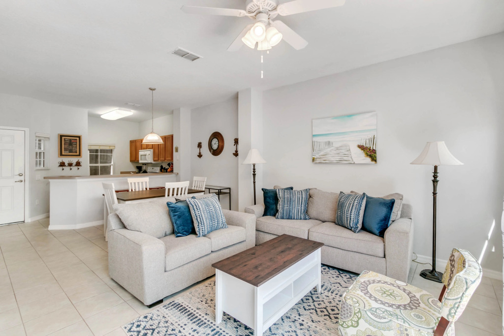 3 Bedrooms 2 Bathrooms Bella Vida 4552 Al