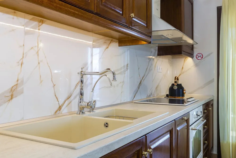 Solaris Methea Deluxe Suites