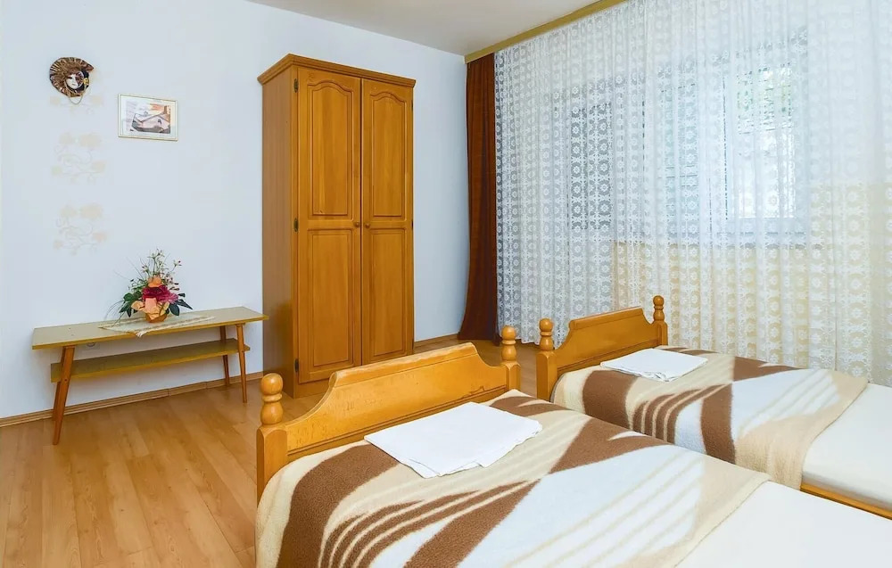 Amazing Home in Omis With Wifi and 4 Bedrooms