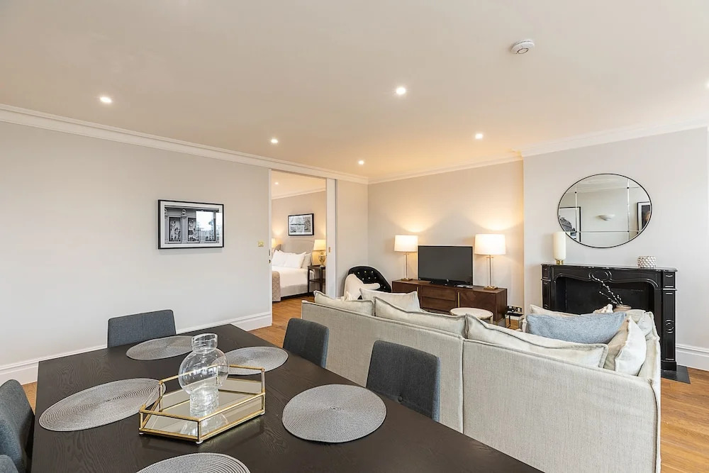 JOIVY Astonishing 2 Bedroom near Mayfair & Piccadilly Circus