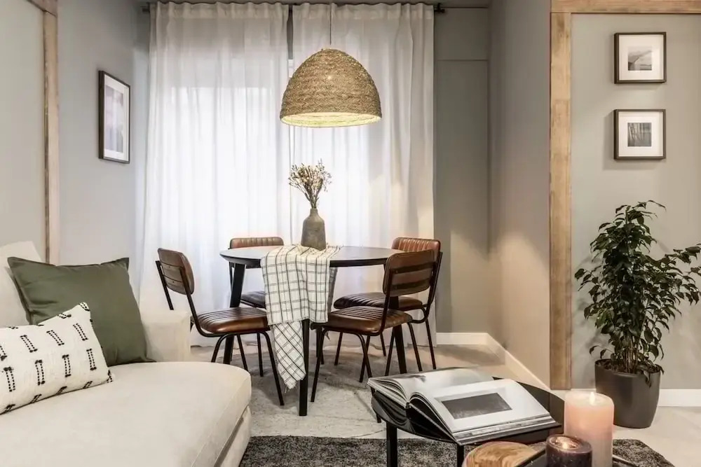 Beraldi - 1 Bedroom and Shared Pool in Trafalgar