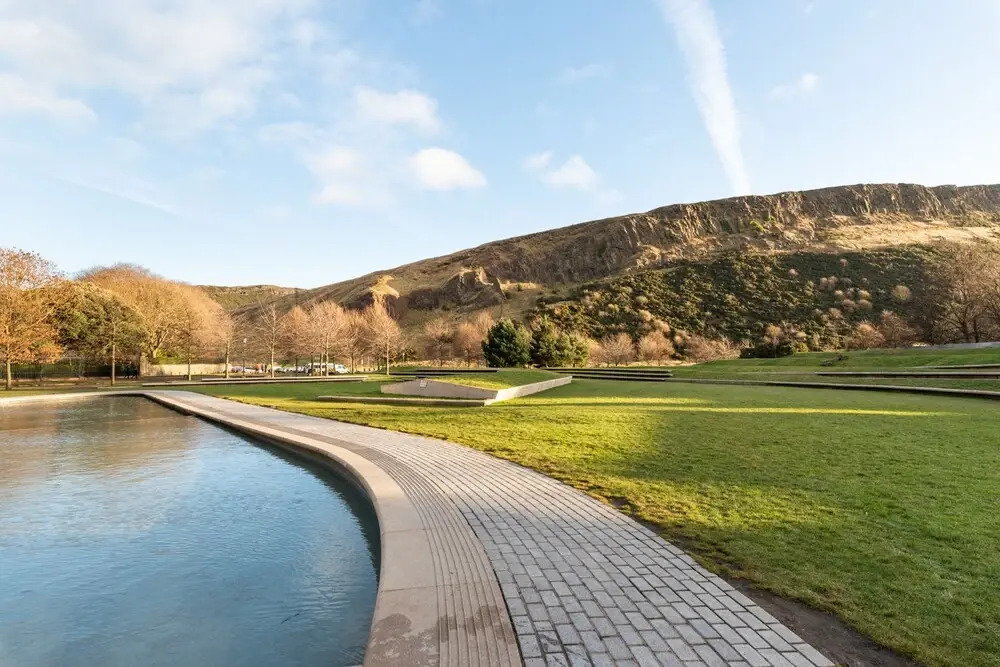 Quirky 1 Bedroom Apartment Next to Holyrood Palace