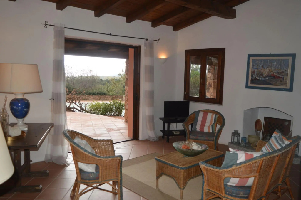 Casa Cala Ginepro surrounded by greenery in Punta Molara with sea view and 1 km from the crystal cle-Casa Cala Ginepro