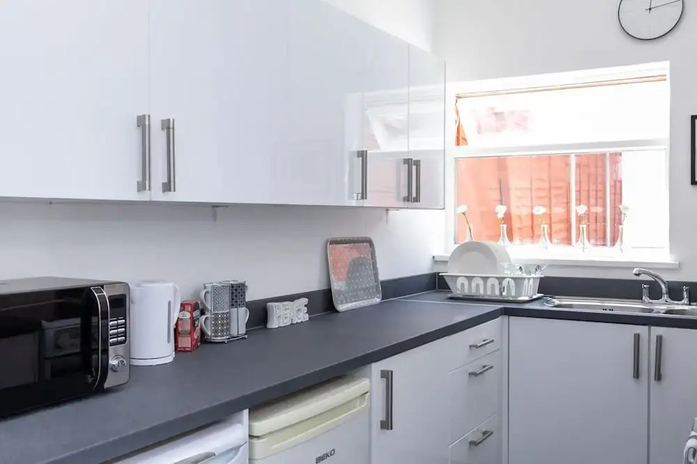 Cosy Home Near Station, Parking, Netflix, Sleeps 5