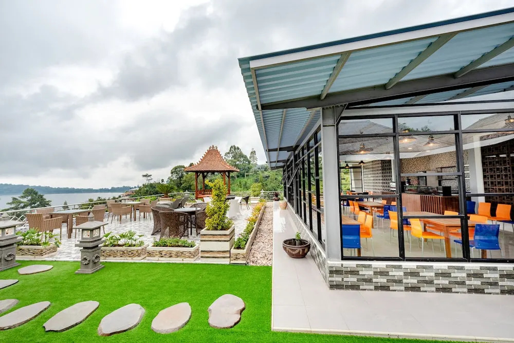 Dedanau Hotel