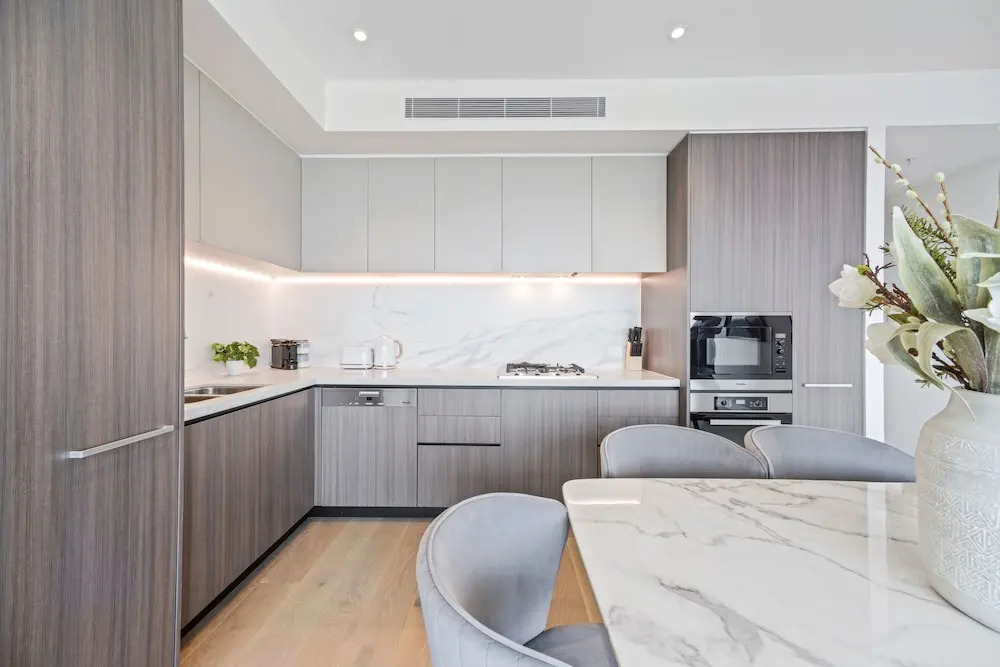 HomeHotel-Stunning High Rise Apt with Sweeping View