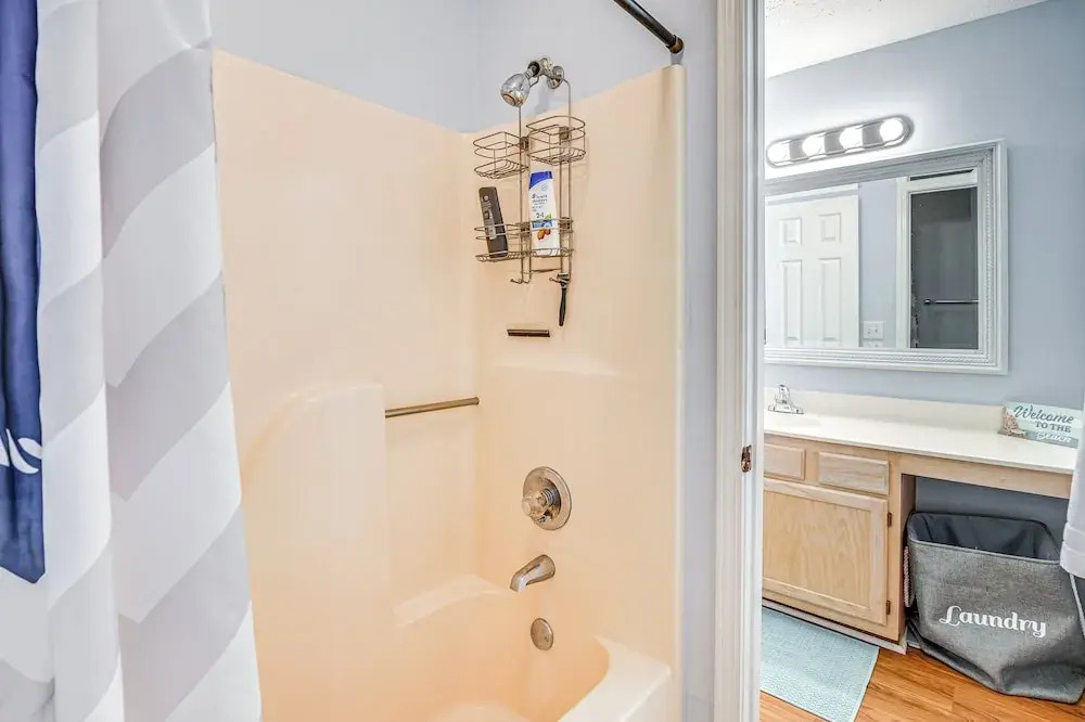 Myrtle Beach Condo w/ Pool Access: 5 Mi to Ocean