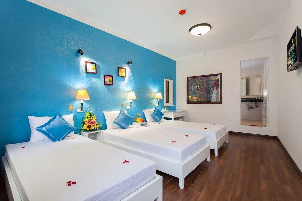 Friends Inn  Travel