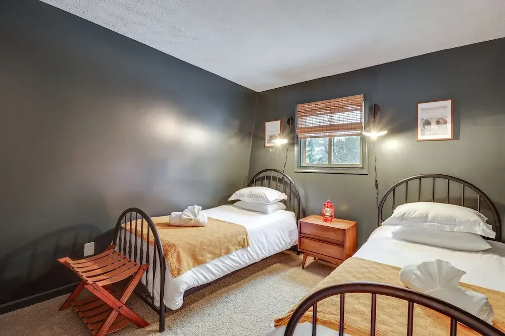 Family Home in Long Pond w/ Fire Pit & Lake Access