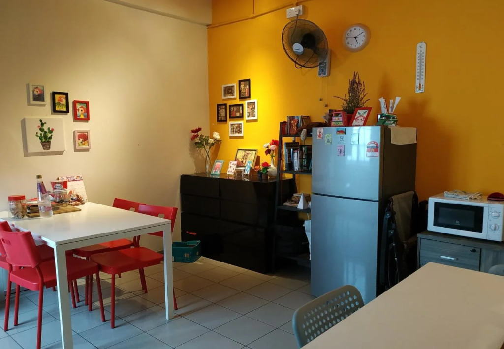 Bestow Capsule Hostel